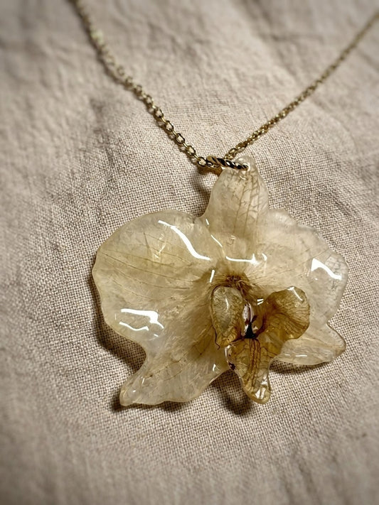 Collier orchidée blanche. Pièce unique F