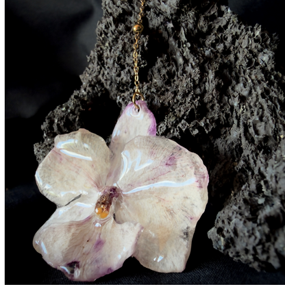 Collier orchidée mauve. Pièce unique A