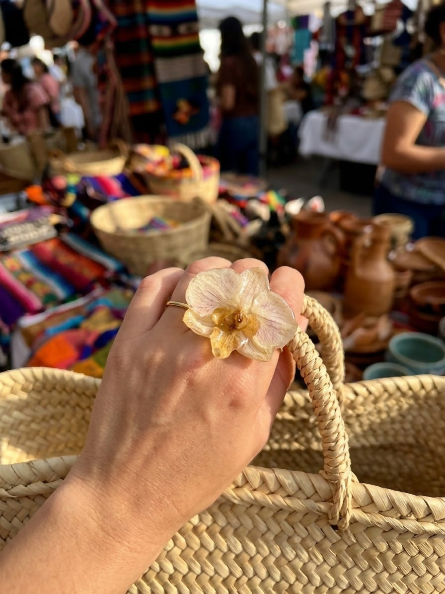 Bague orchidée blanc/mauve. Pièce unique A
