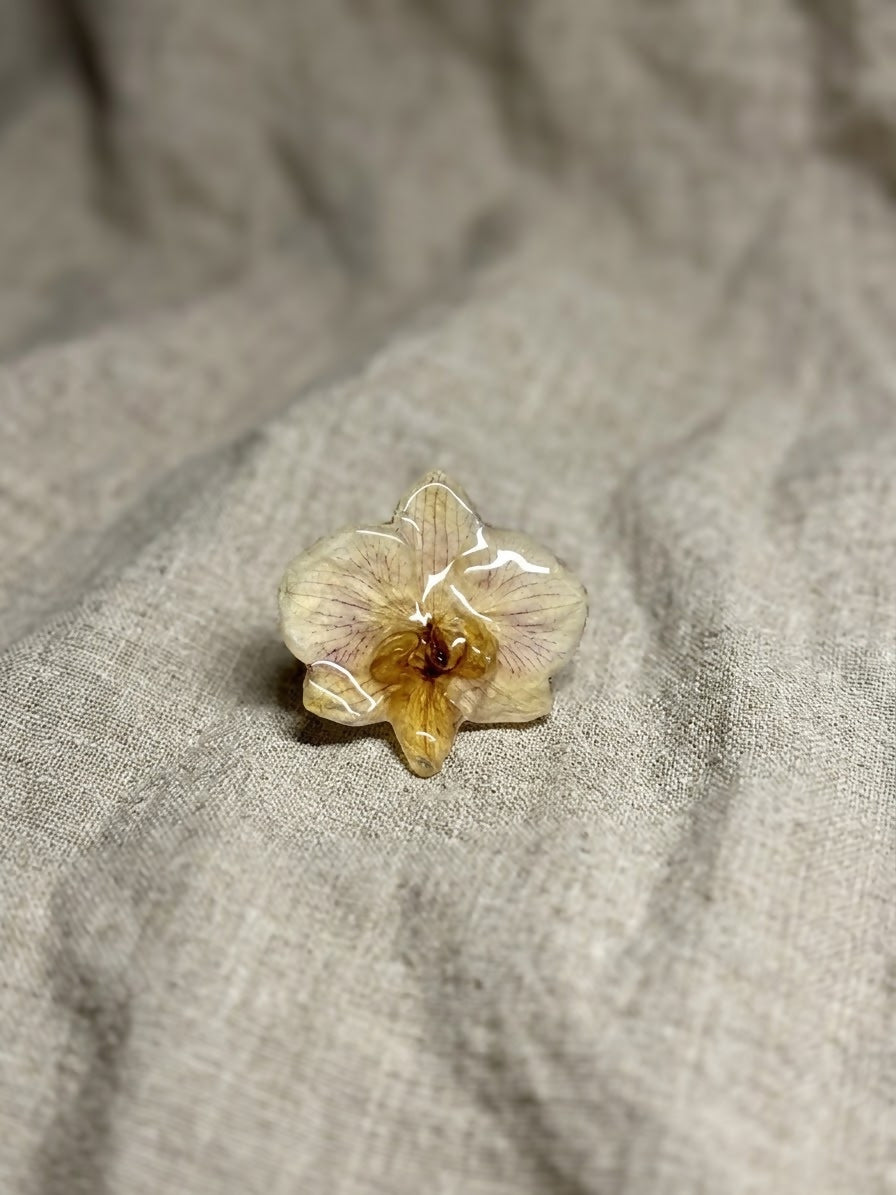 Bague orchidée blanc/mauve. Pièce unique A