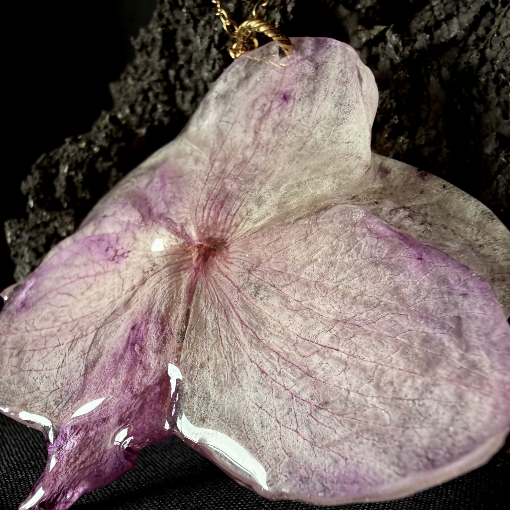 Collier orchidée mauve. Pièce unique C
